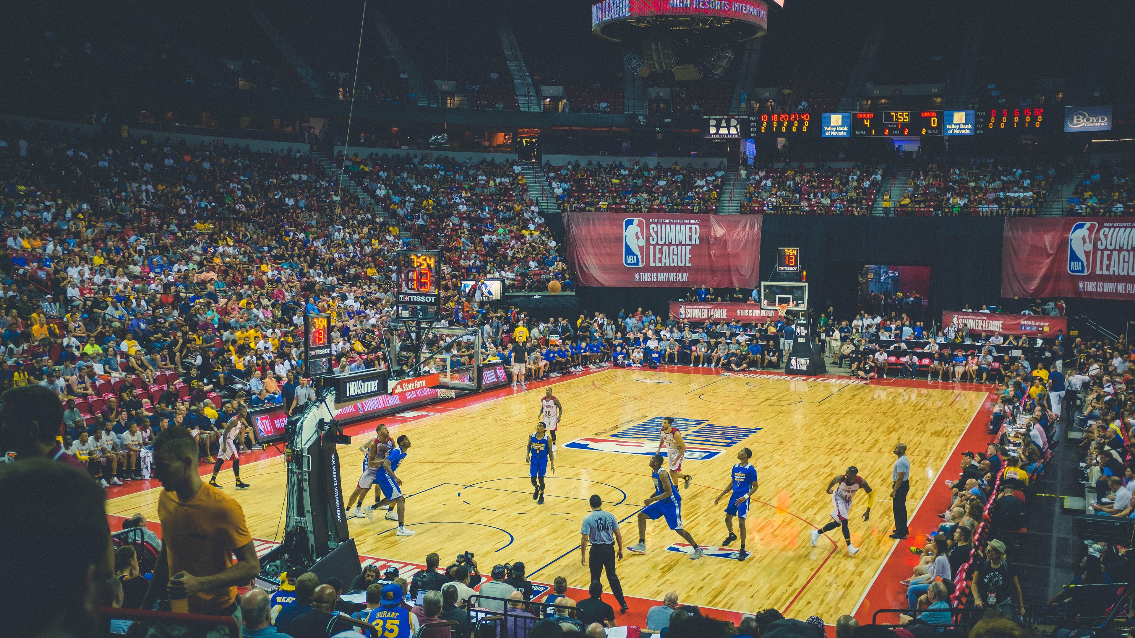 C9不断突破!,Uzi连续十五场比赛得分超过爆冷比赛高潮迭起